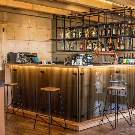 2 Bedroom Cozy In Jezierzany